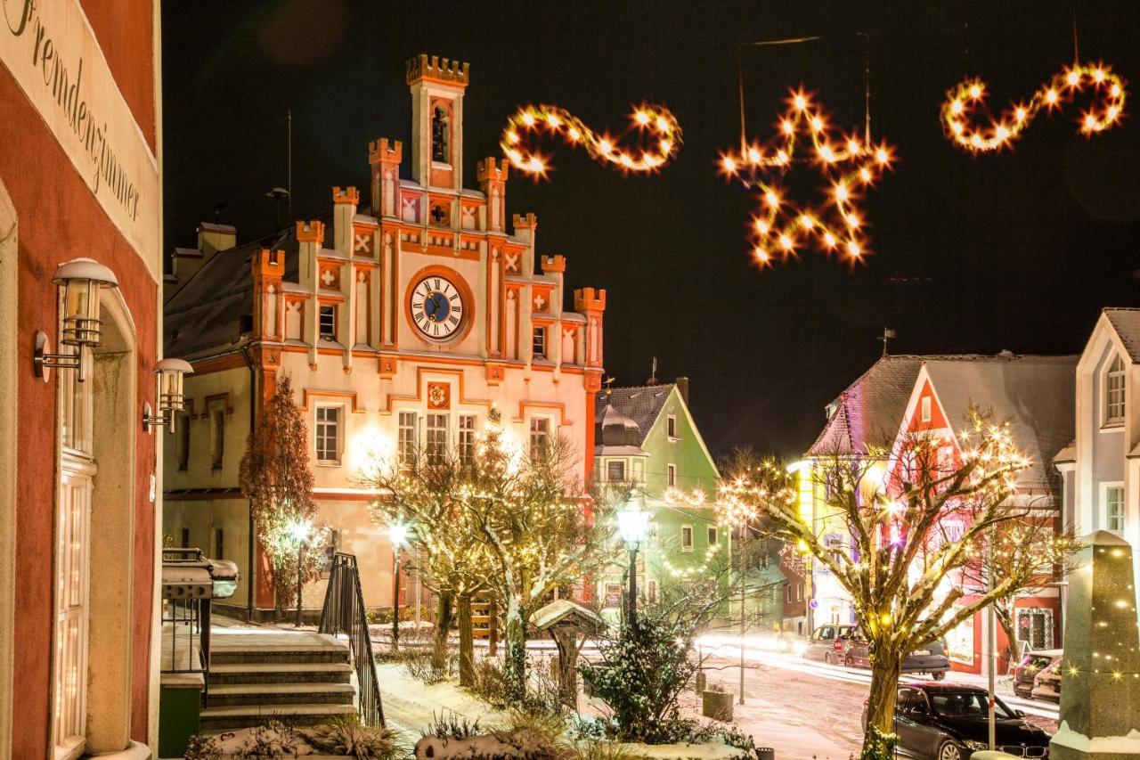 Hotel-Gasthof Zur Post Фельбург Экстерьер фото