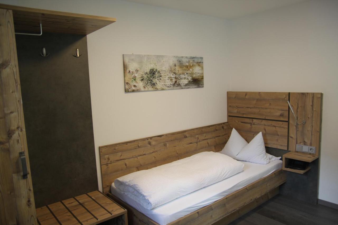 Hotel-Gasthof Zur Post Фельбург Экстерьер фото