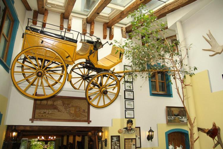 Hotel-Gasthof Zur Post Фельбург Экстерьер фото