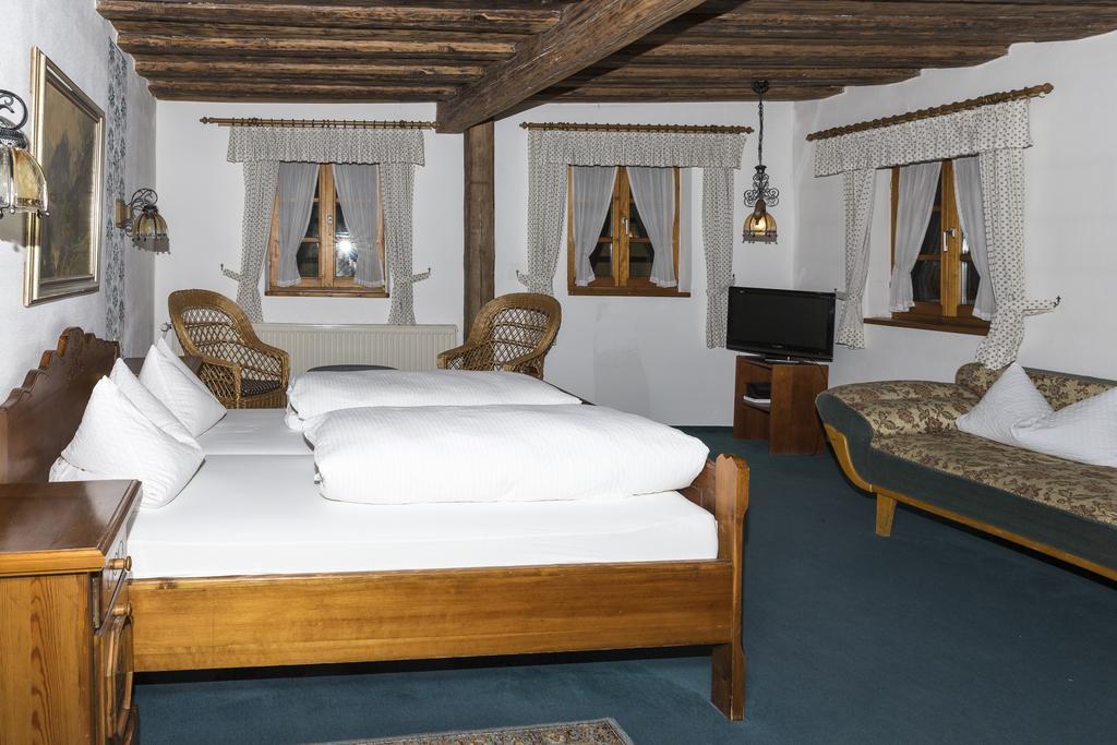 Hotel-Gasthof Zur Post Фельбург Экстерьер фото